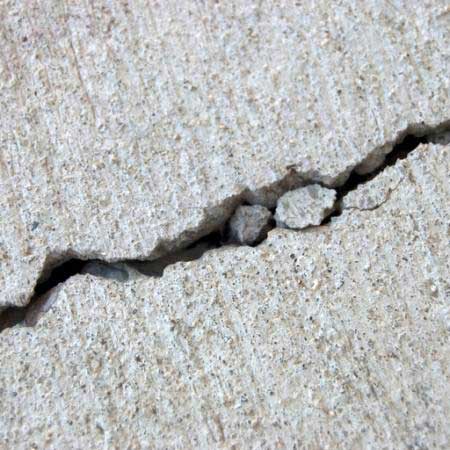 de la route, le ciment, le crack, mur Amandamhanna - Dreamstime