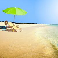soleil, parapluie, de l'eau, une chaise, chapeau, vague Razihusin - Dreamstime