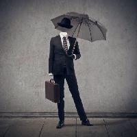 Pixwords L`image avec parapluie, homme, costume, valise, gris Bowie15