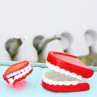 dents, rouge, maxilar, pieds, dentiste Pavel Losevsky - Dreamstime
