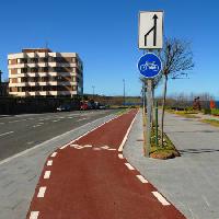 vélo route, bâtiment, signe, vélos Ristinose - Dreamstime