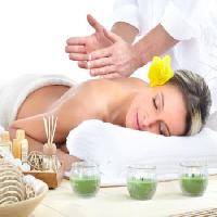 Pixwords L`image avec femme, thérapie, massage, jaune, fleur Kurhan - Dreamstime