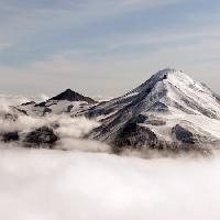 Pixwords L`image avec montagne, la neige, le brouillard, la grêle Vronska - Dreamstime