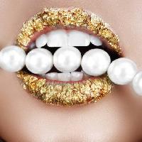 Pixwords L`image avec bouche, perles, perles, dents, de l'or, des levres, or, femme Luba V Nel (Lvnel)
